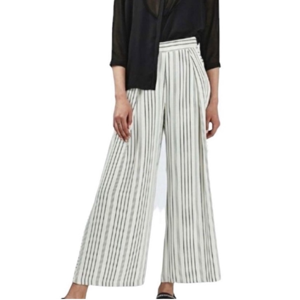 Doe & Rae Stripped Palazzo Pants